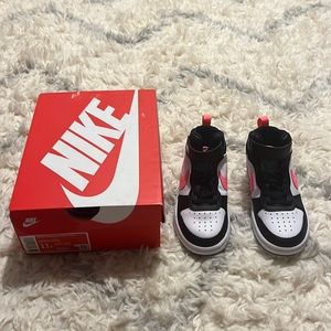 Little Girls Court Borough Mid 2 Stay-Put. Size 11.